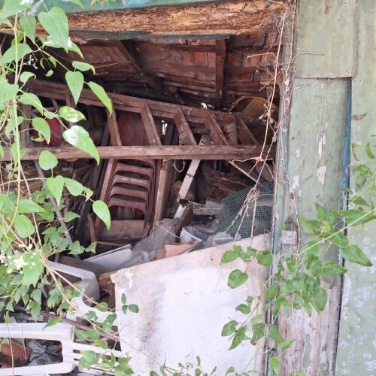 Ancien garage en parpaings avant démolition à Aix-en-Provence