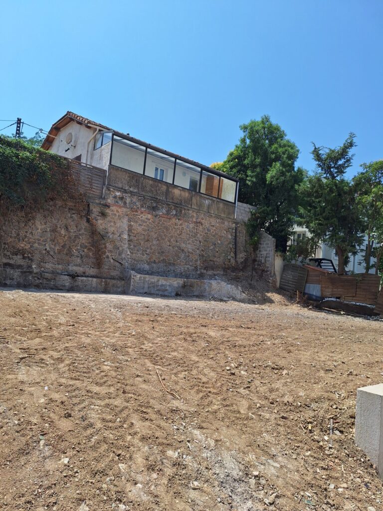 Résultat final : terrain propre et nivelé à Aix-en-Provence